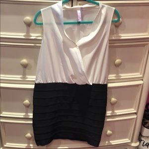 BRAND NEW FRANCESCAS DRESS! Great for work or play